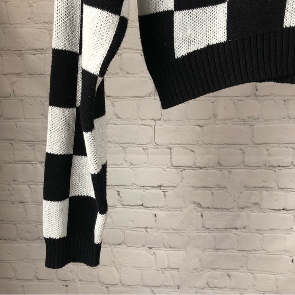 SWEATER - Women's BP. Black And White Checkerboard Cropped Sweater. Size XS - Picture 8 of 13